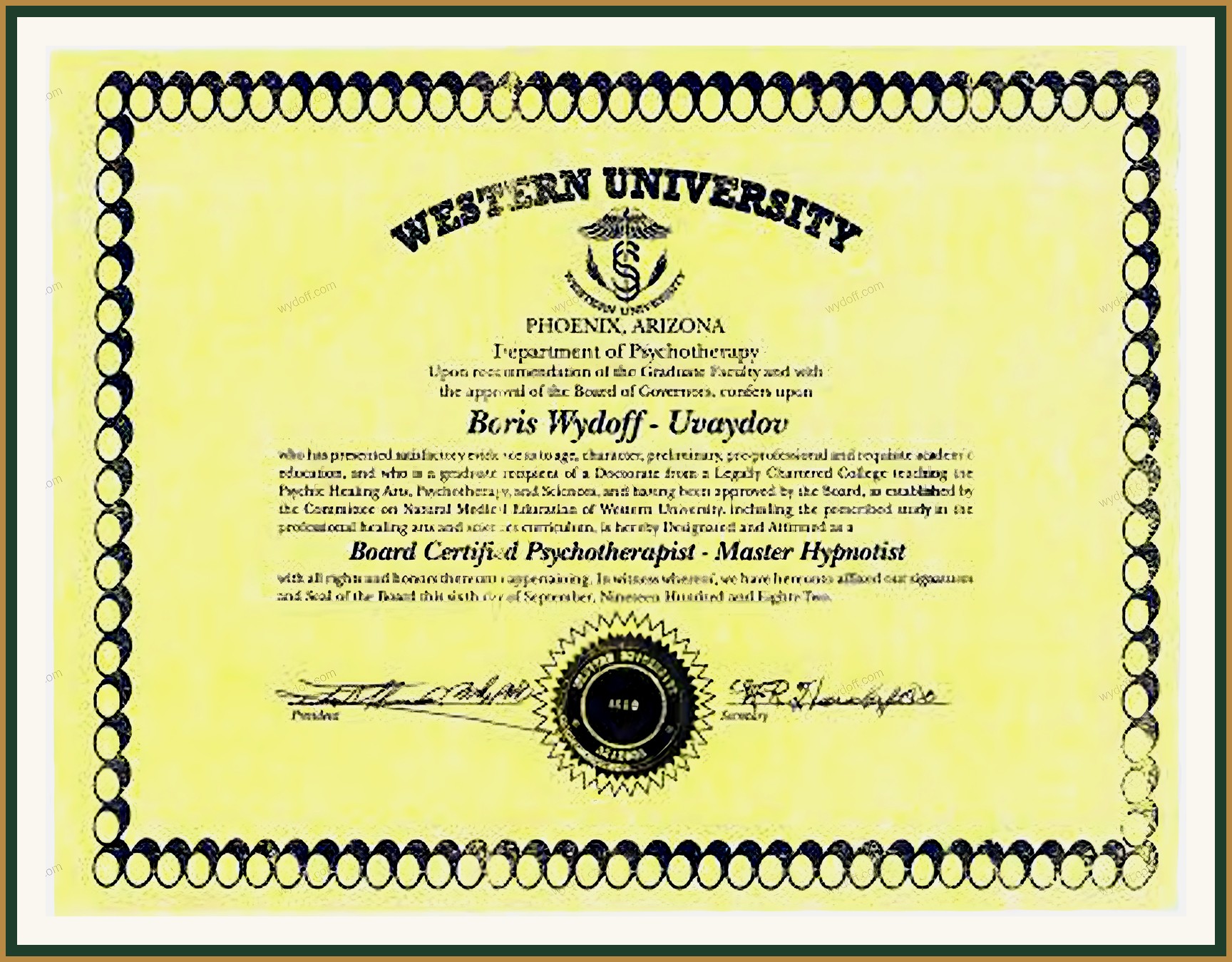 Western University, 1982 — сертифицированный психотерапевт и мастер-гипнолог